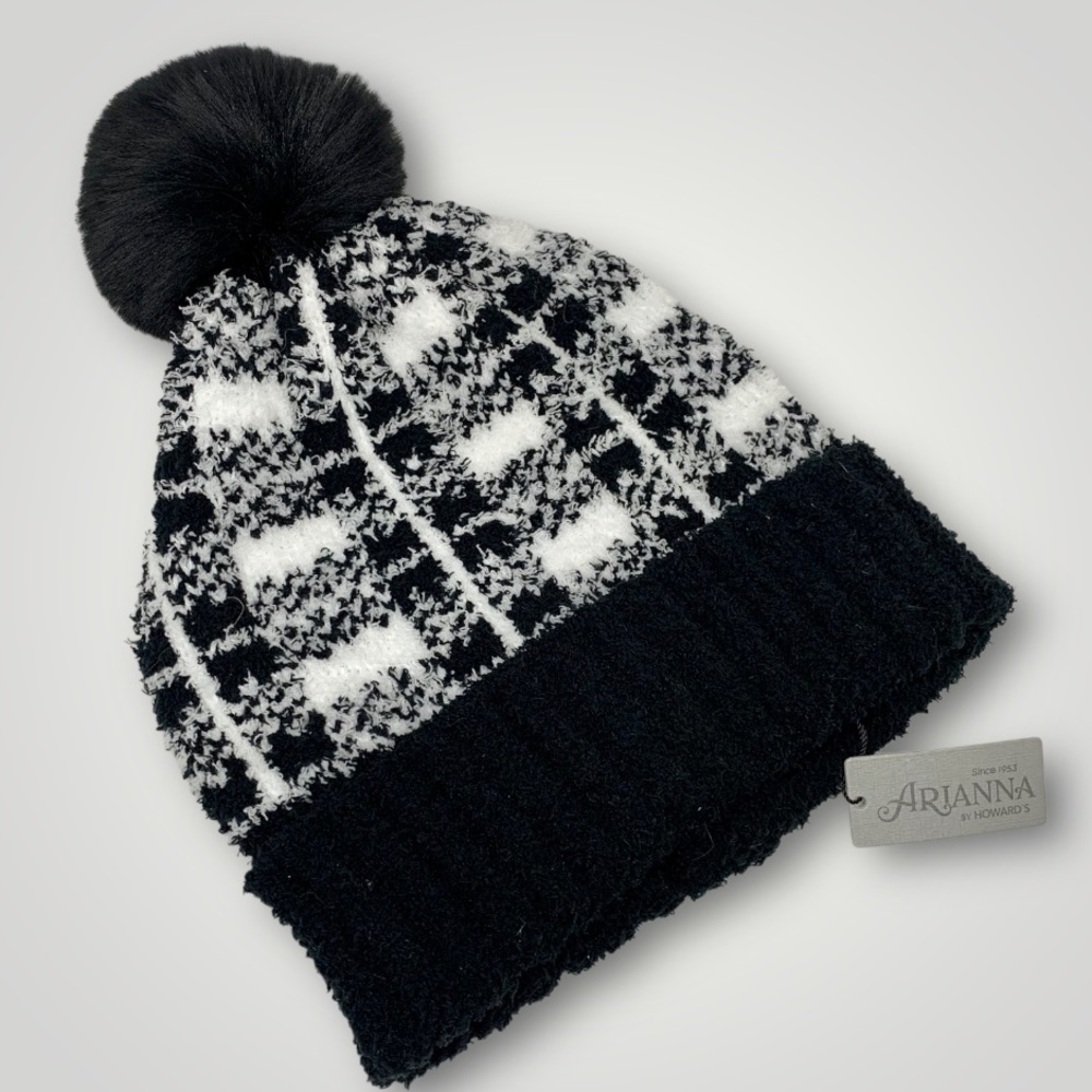 Arianna by Howard’s Black & White Plaid Chenille Knit Hat